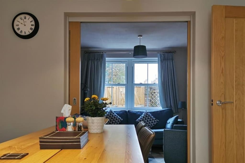 3 Bedroom Townhouse, Free Parking York Exterior photo